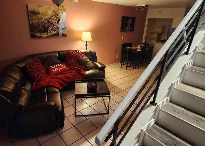 Apartment Trendy Condo: Location, Entertainment + Value! Mesa